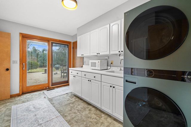 3337 Kensington COURT, Elmwood Park, WI 53405