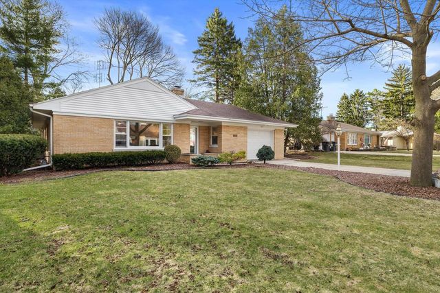 3337 Kensington COURT, Elmwood Park, WI 53405