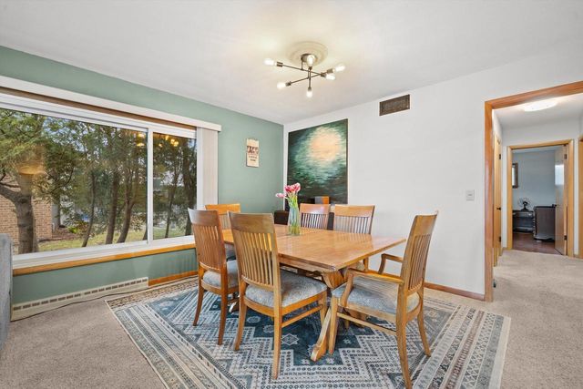 3337 Kensington COURT, Elmwood Park, WI 53405