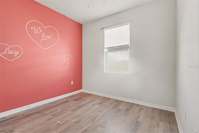 2735 ROWAN STREET, Tavares, FL 32778