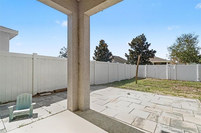 2735 ROWAN STREET, Tavares, FL 32778