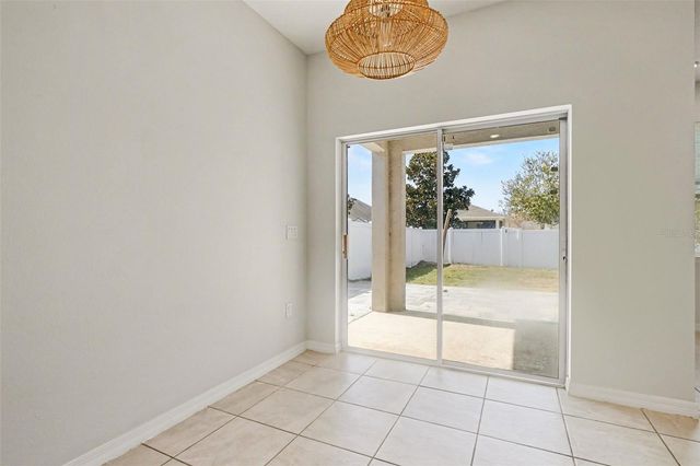 2735 ROWAN STREET, Tavares, FL 32778