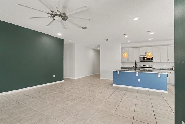 2735 ROWAN STREET, Tavares, FL 32778