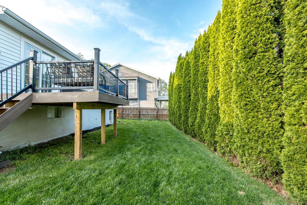 Image 24 of property listing at 3427 YORK ST, Manchester, MD 21102