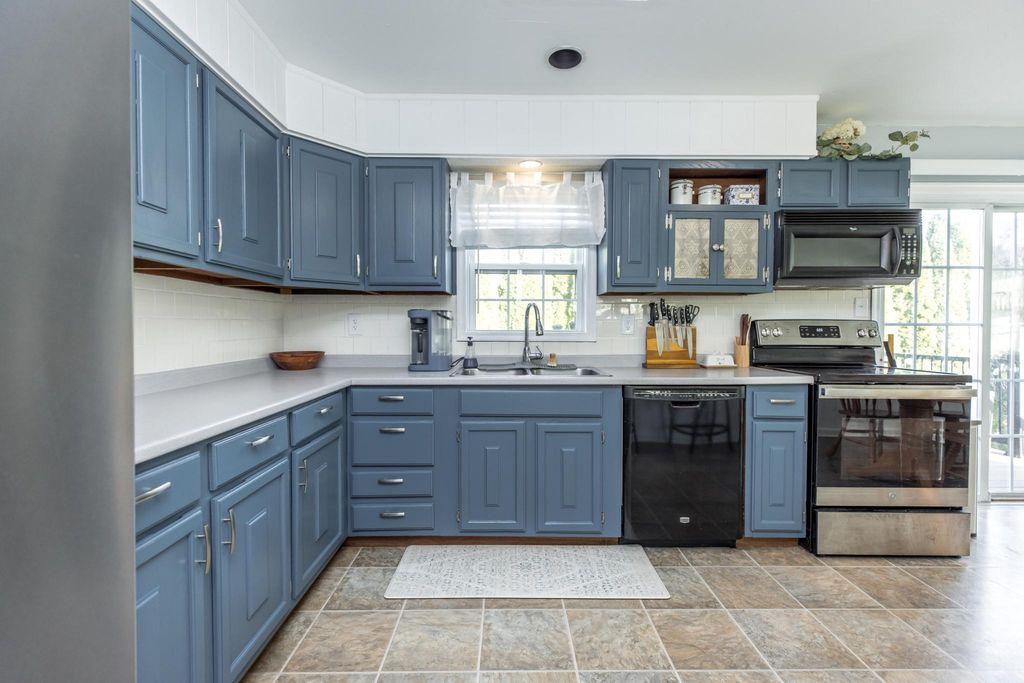 Image 4 of property listing at 3427 YORK ST, Manchester, MD 21102