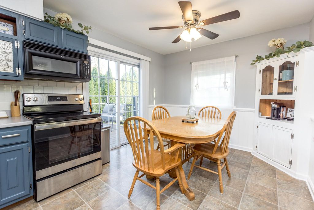 Image 8 of property listing at 3427 YORK ST, Manchester, MD 21102