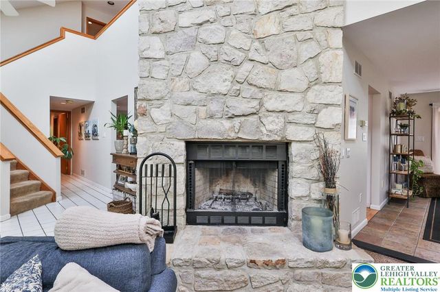 337 WOODLINE Road, Moore Twp, PA 18064