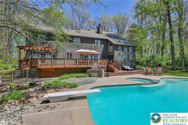 337 WOODLINE Road, Moore Twp, PA 18064