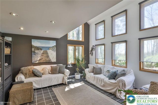 337 WOODLINE Road, Moore Twp, PA 18064