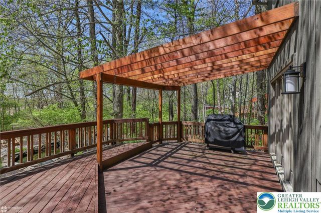 337 WOODLINE Road, Moore Twp, PA 18064