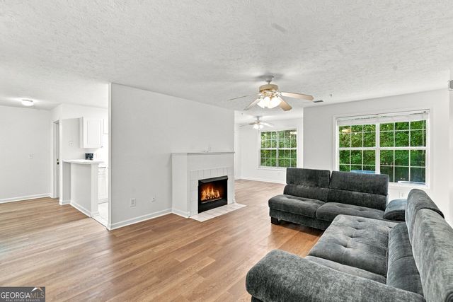 305 Streamside Drive, Roswell, GA 30076