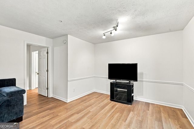 305 Streamside Drive, Roswell, GA 30076