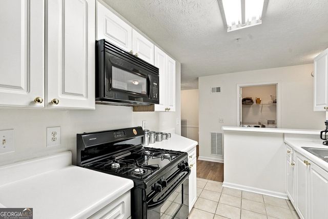 305 Streamside Drive, Roswell, GA 30076