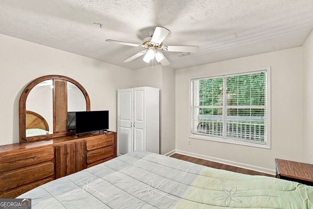 305 Streamside Drive, Roswell, GA 30076