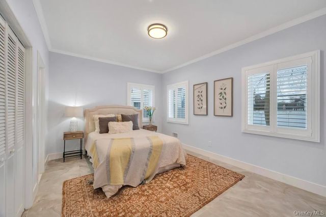 185 9th Street, Hicksville, NY 11801