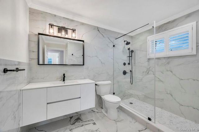 185 9th Street, Hicksville, NY 11801