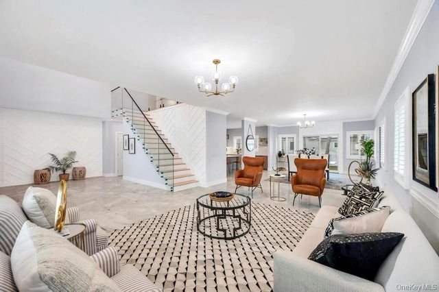 185 9th Street, Hicksville, NY 11801