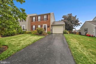 139 CHELMSFORD DR, Marietta, PA 17547