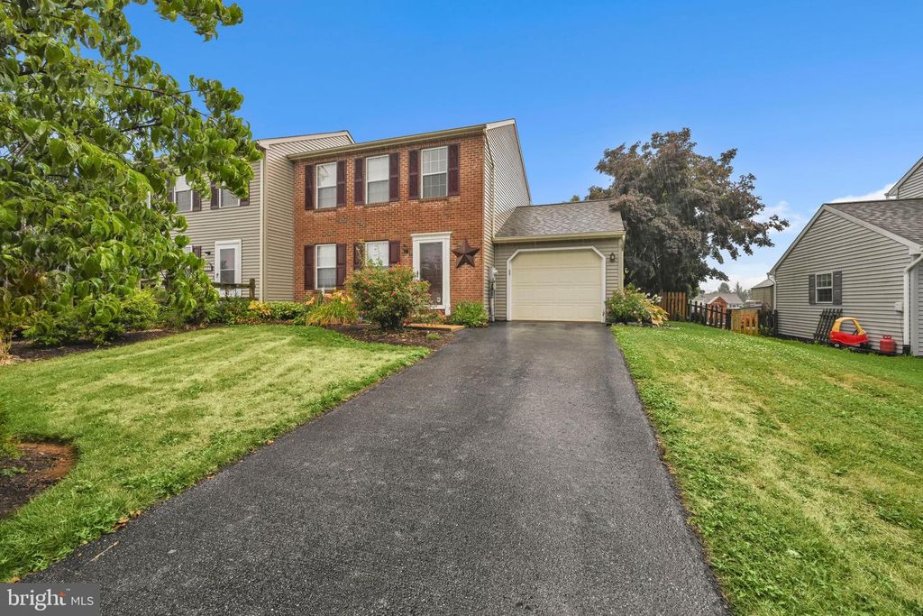 139 CHELMSFORD DR, Marietta, PA 17547