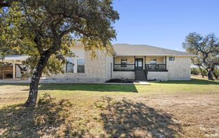 1043 Windmill RD, Dripping Springs, TX 78620