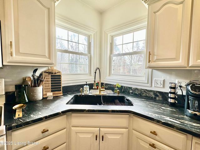 102 Dover Ct, Elizabethtown, KY 42701