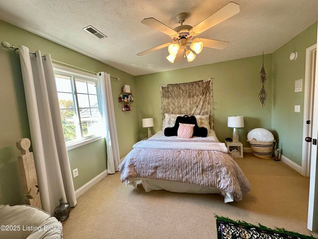 102 Dover Ct, Elizabethtown, KY 42701