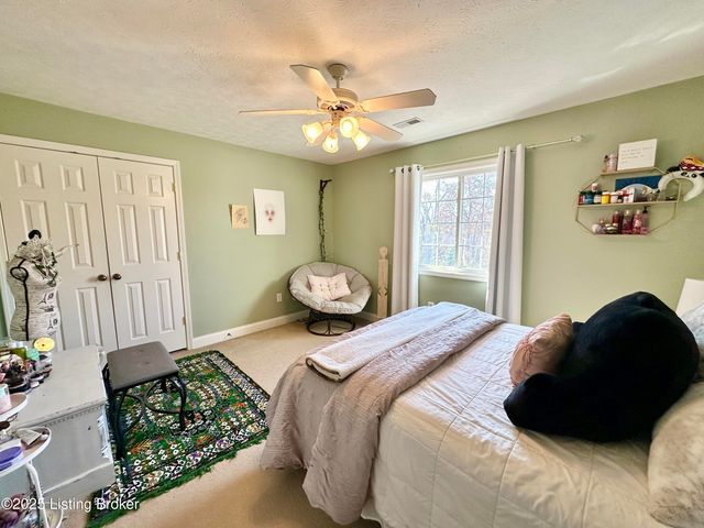 102 Dover Ct, Elizabethtown, KY 42701