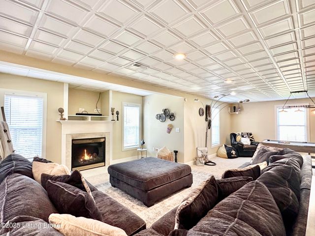 102 Dover Ct, Elizabethtown, KY 42701