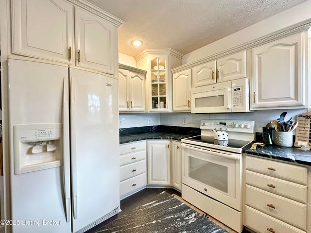 102 Dover Ct, Elizabethtown, KY 42701