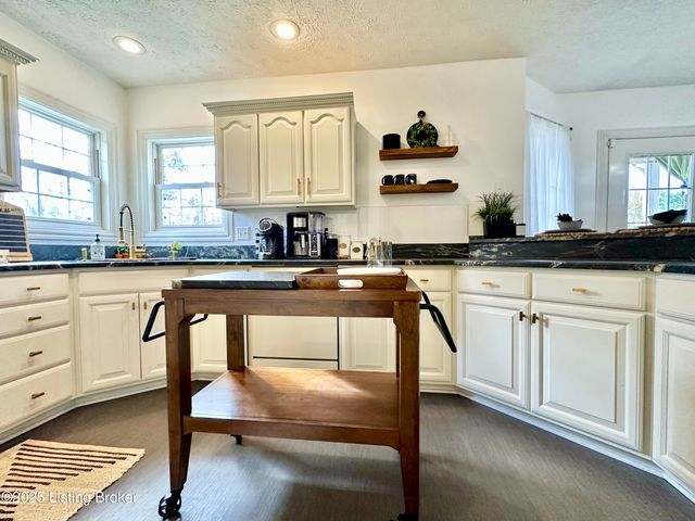 102 Dover Ct, Elizabethtown, KY 42701