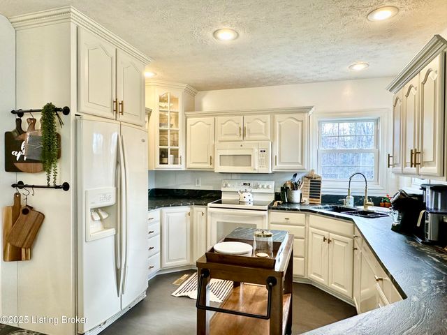 102 Dover Ct, Elizabethtown, KY 42701