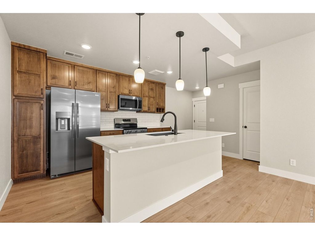 4260 Vulcan Creek Dr 207, Loveland, CO 80538