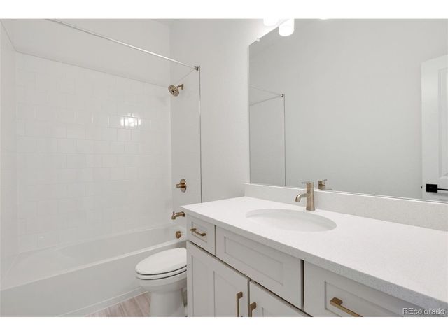 16873 Ballinger Cir, Mead, CO 80542