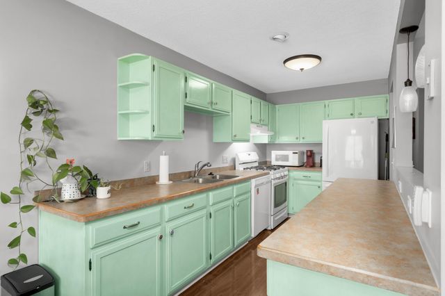 13611 86th Avenue N, Maple Grove, MN 55369