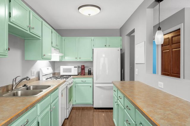 13611 86th Avenue N, Maple Grove, MN 55369