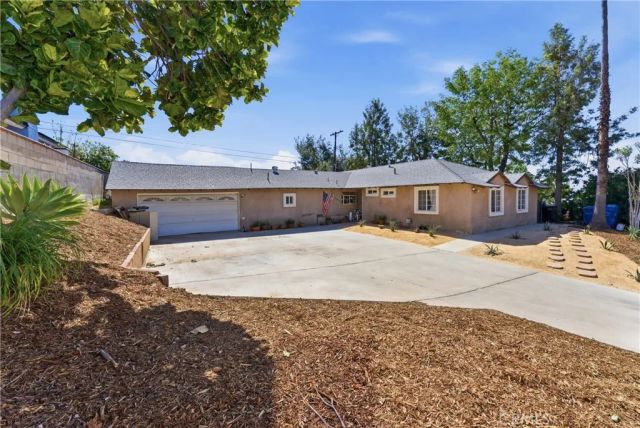 13110 Beaver, Sylmar, CA 91342