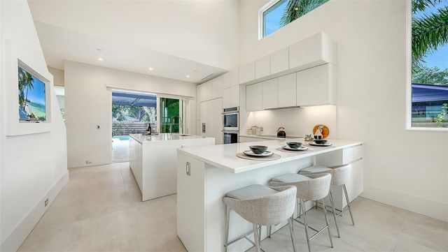 2138 HAWTHORNE STREET, Sarasota, FL 34239