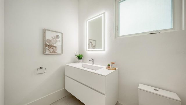 2138 HAWTHORNE STREET, Sarasota, FL 34239
