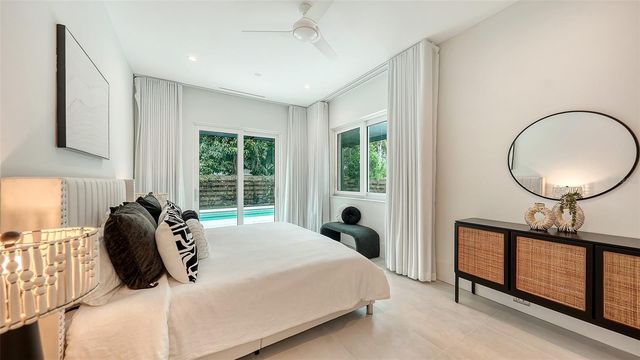 2138 HAWTHORNE STREET, Sarasota, FL 34239