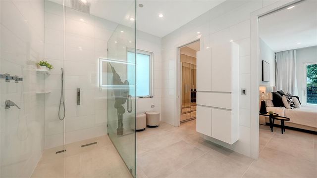 2138 HAWTHORNE STREET, Sarasota, FL 34239