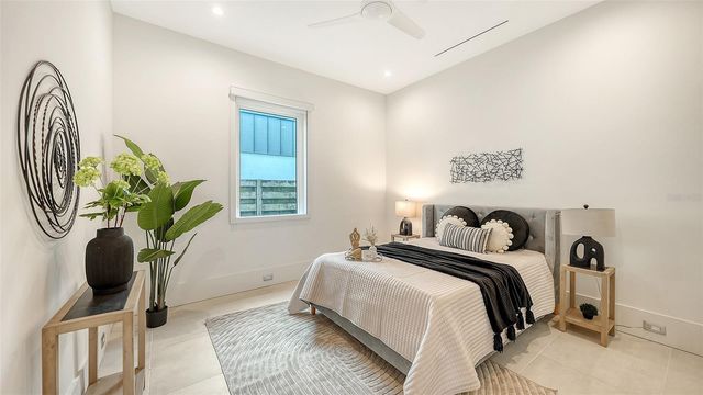 2138 HAWTHORNE STREET, Sarasota, FL 34239