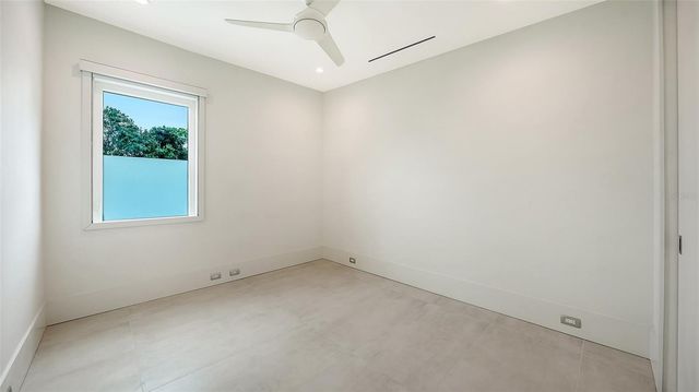 2138 HAWTHORNE STREET, Sarasota, FL 34239