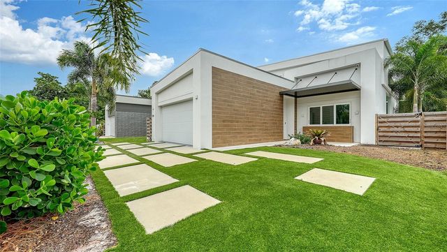 2138 HAWTHORNE STREET, Sarasota, FL 34239