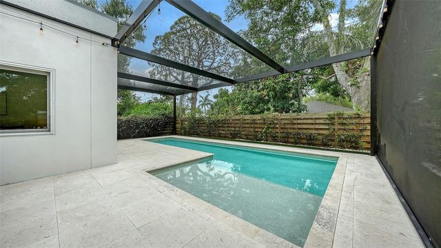 2138 HAWTHORNE STREET, Sarasota, FL 34239