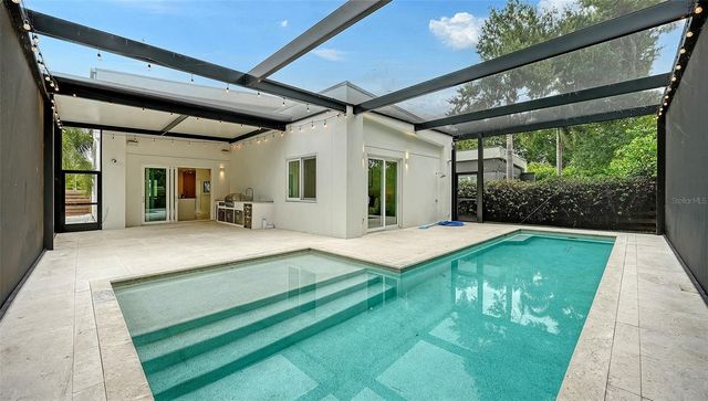 2138 HAWTHORNE STREET, Sarasota, FL 34239