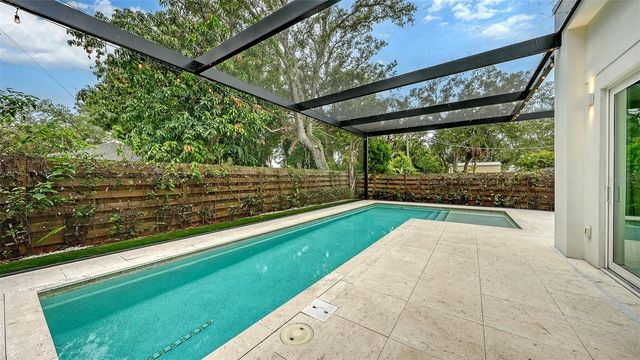2138 HAWTHORNE STREET, Sarasota, FL 34239