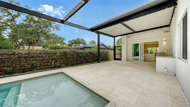 2138 HAWTHORNE STREET, Sarasota, FL 34239
