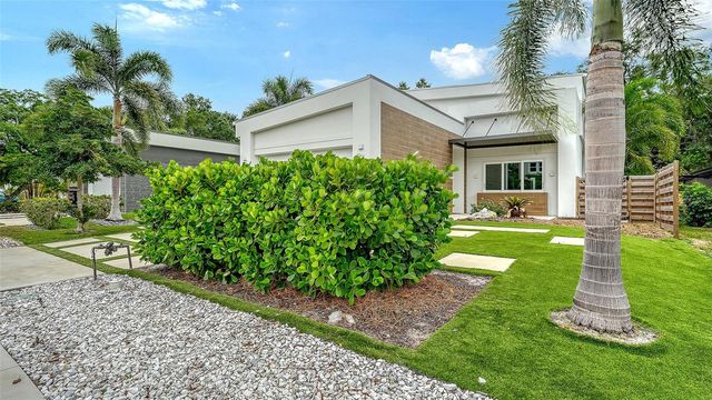 2138 HAWTHORNE STREET, Sarasota, FL 34239