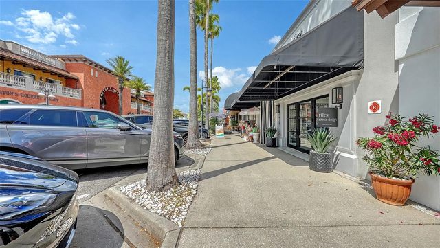 2138 HAWTHORNE STREET, Sarasota, FL 34239