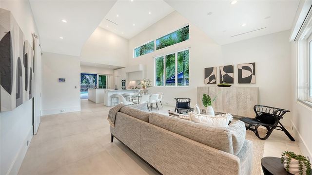 2138 HAWTHORNE STREET, Sarasota, FL 34239